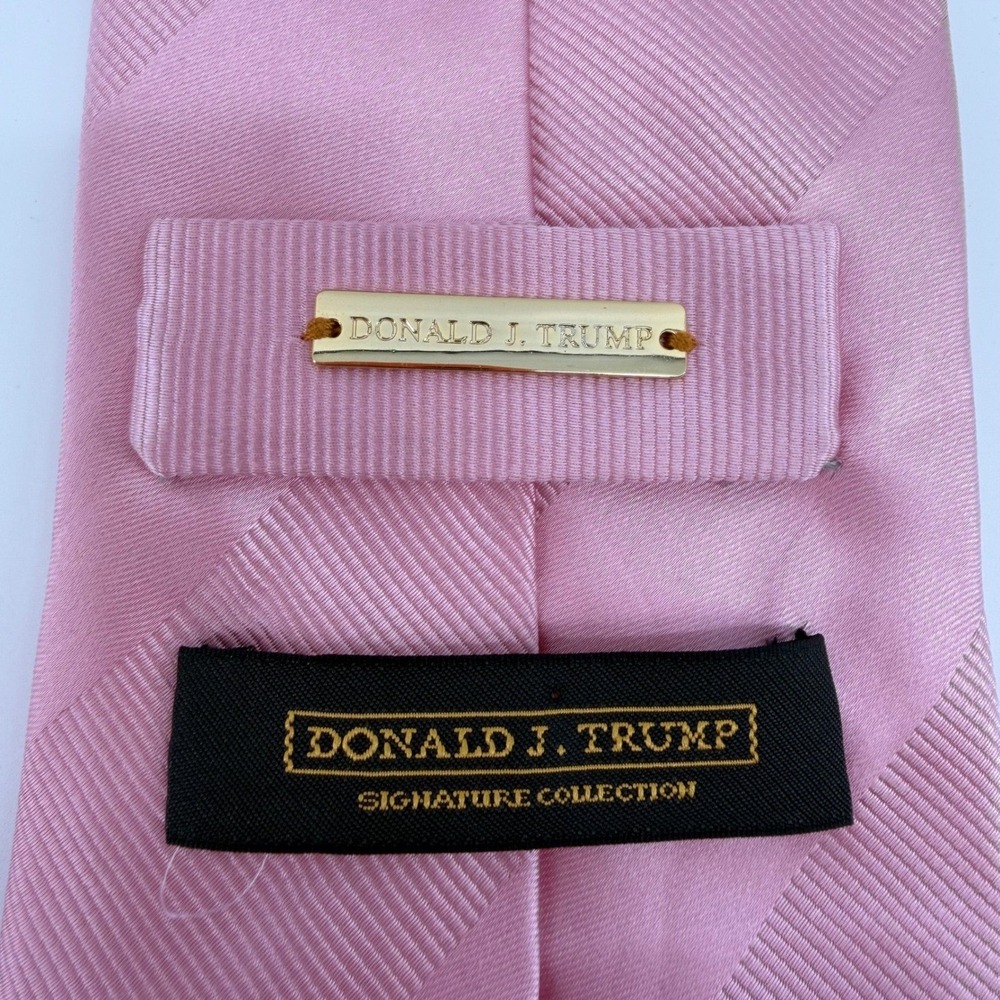 Donald J. Trump Necktie Mens OS Pink Tonal Diagonal Stripe Silk Signature Tie